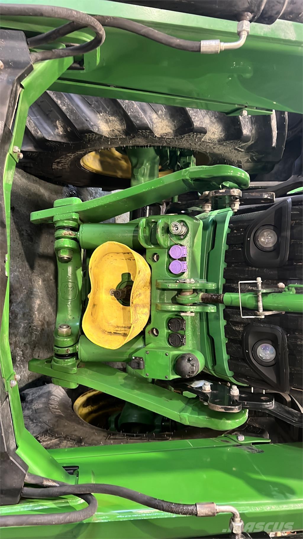 John Deere 6215R الجرارات