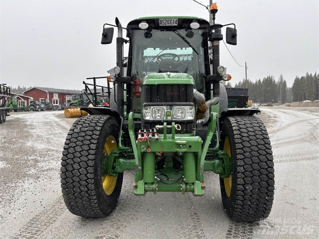 John Deere 6430 الجرارات
