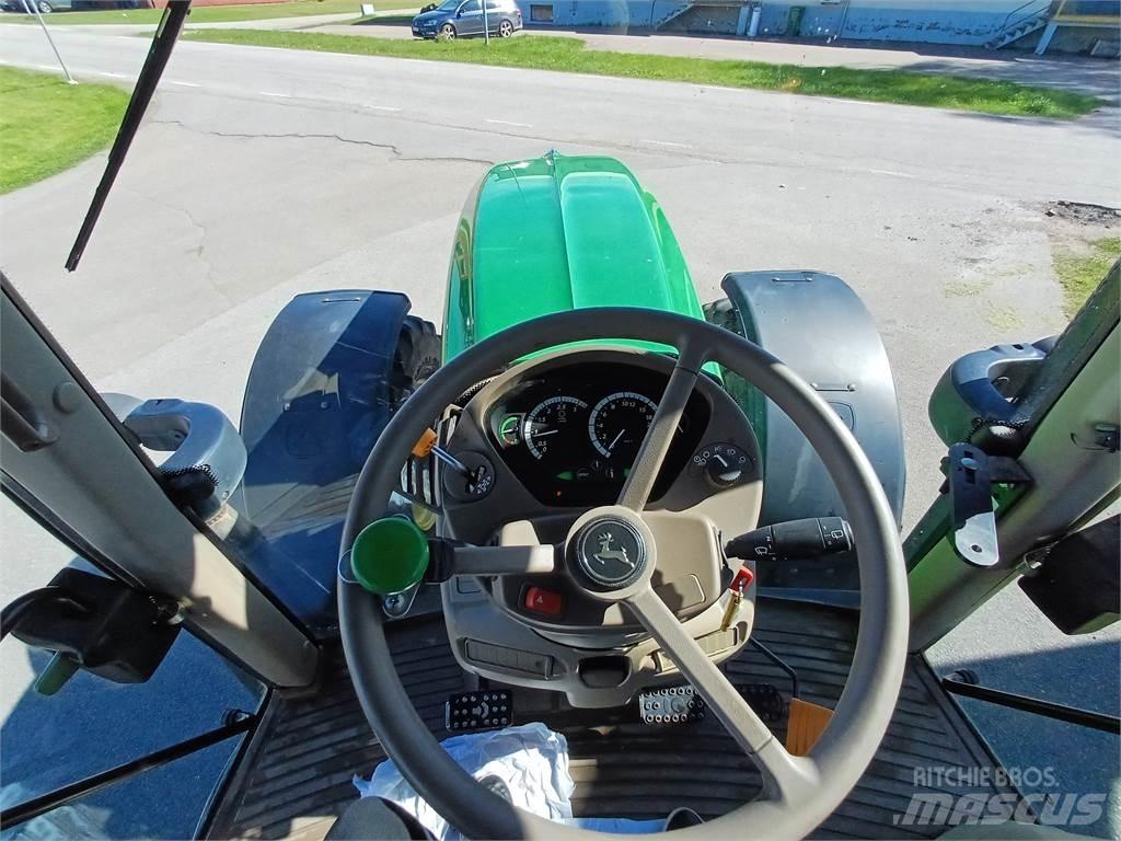 John Deere 6930 Premium الجرارات