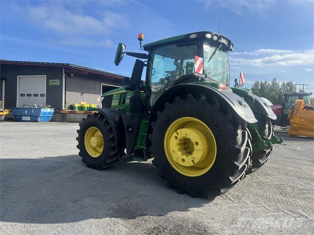 John Deere 6R 250 الجرارات