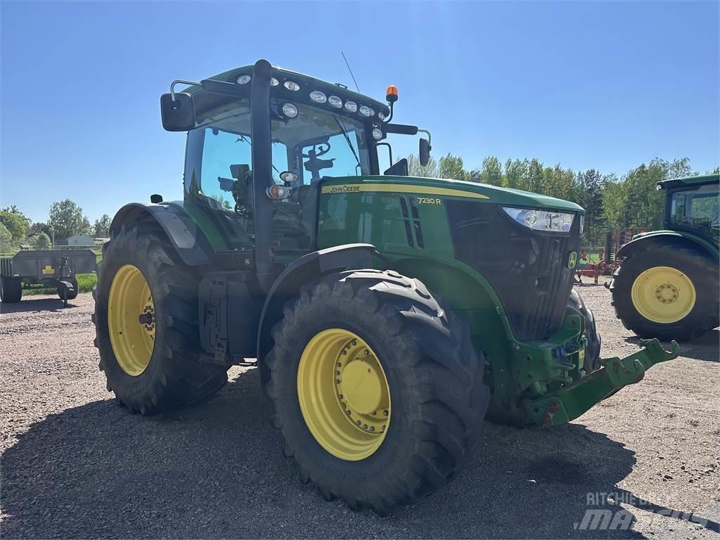 John Deere 7230R الجرارات