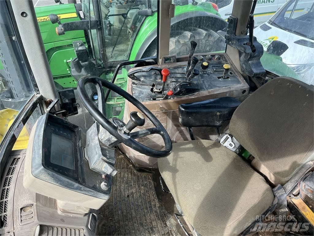 John Deere 7700 الجرارات