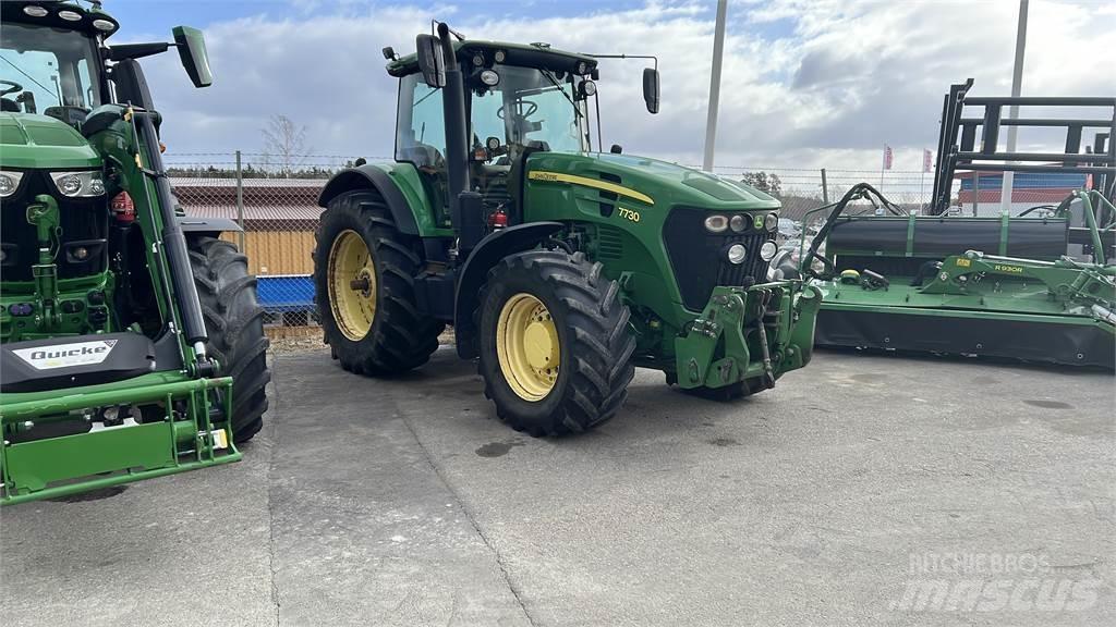 John Deere 7730 الجرارات