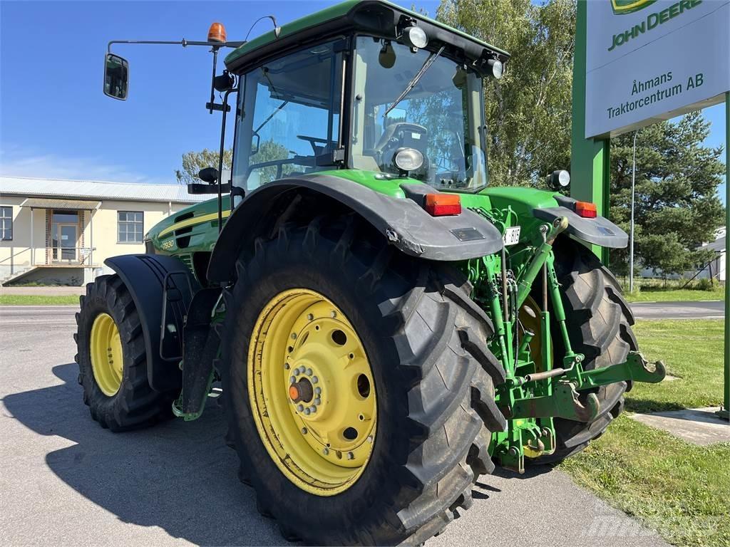 John Deere 7930 الجرارات