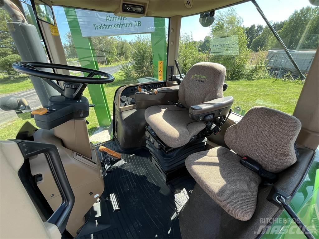 John Deere 7930 الجرارات