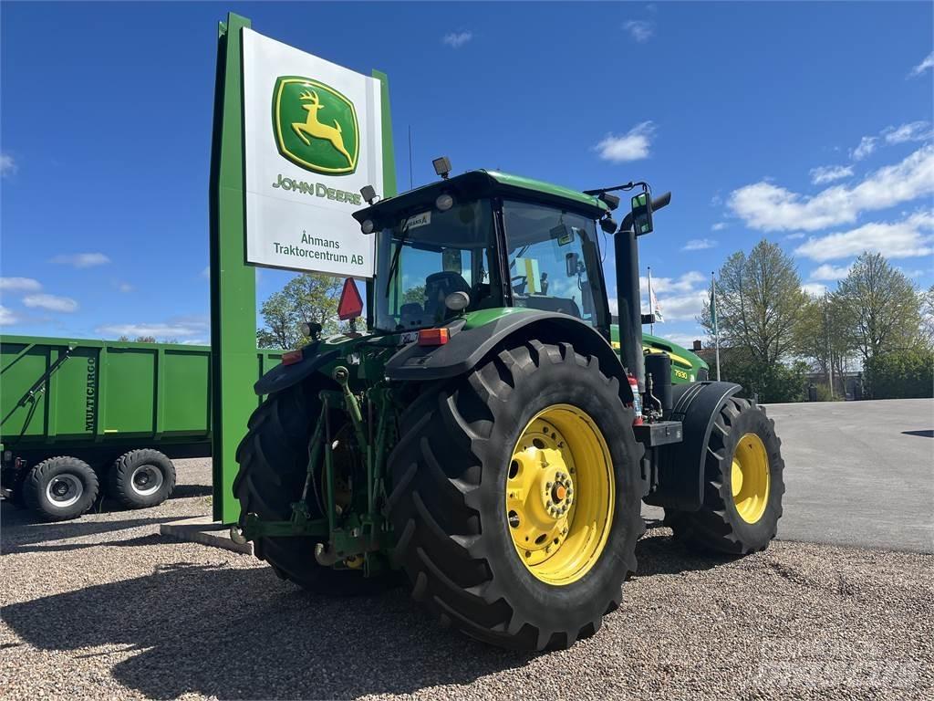 John Deere 7930 الجرارات