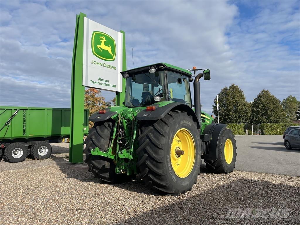 John Deere 7930 الجرارات