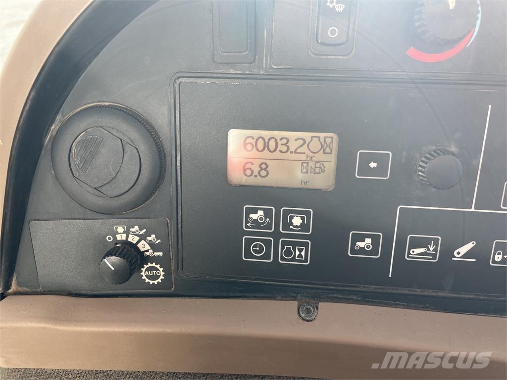 John Deere 7930 الجرارات