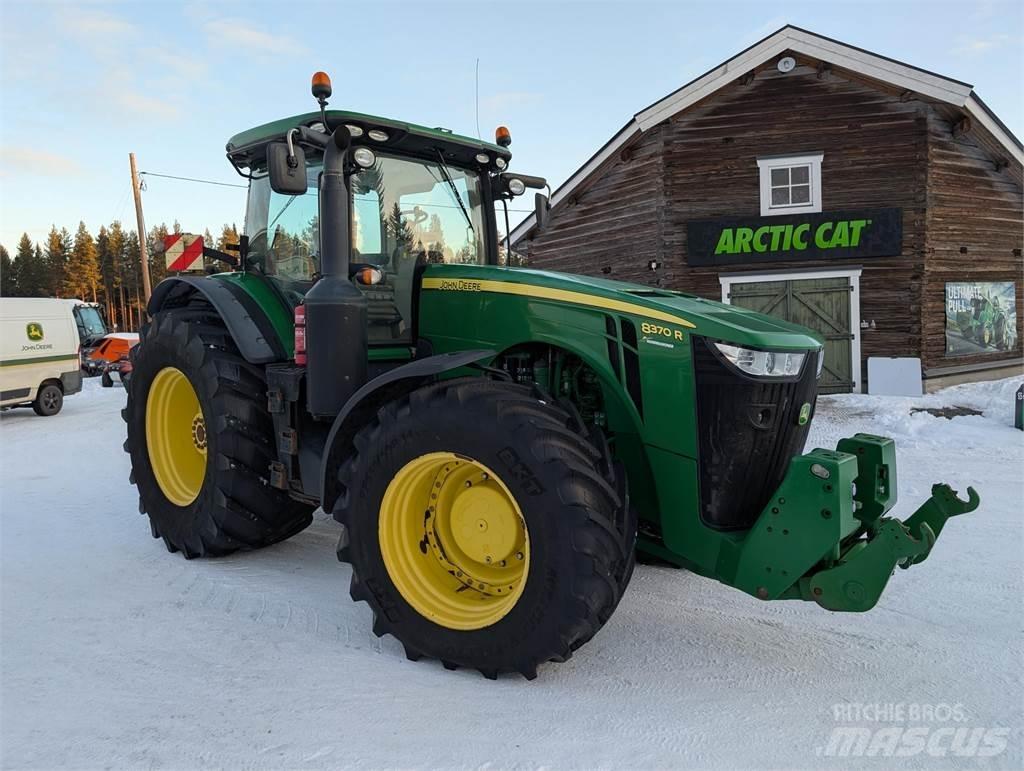 John Deere 8370R الجرارات