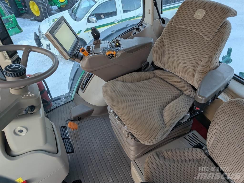John Deere 8370R الجرارات