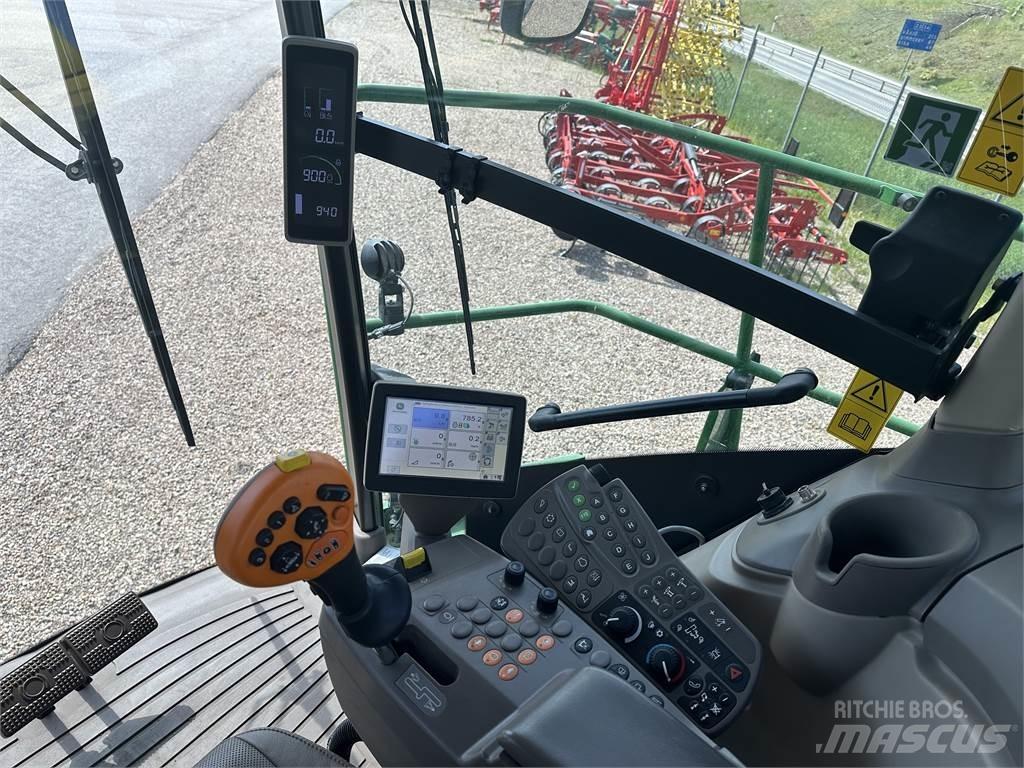 John Deere 8600 علافات ذاتية الدفع