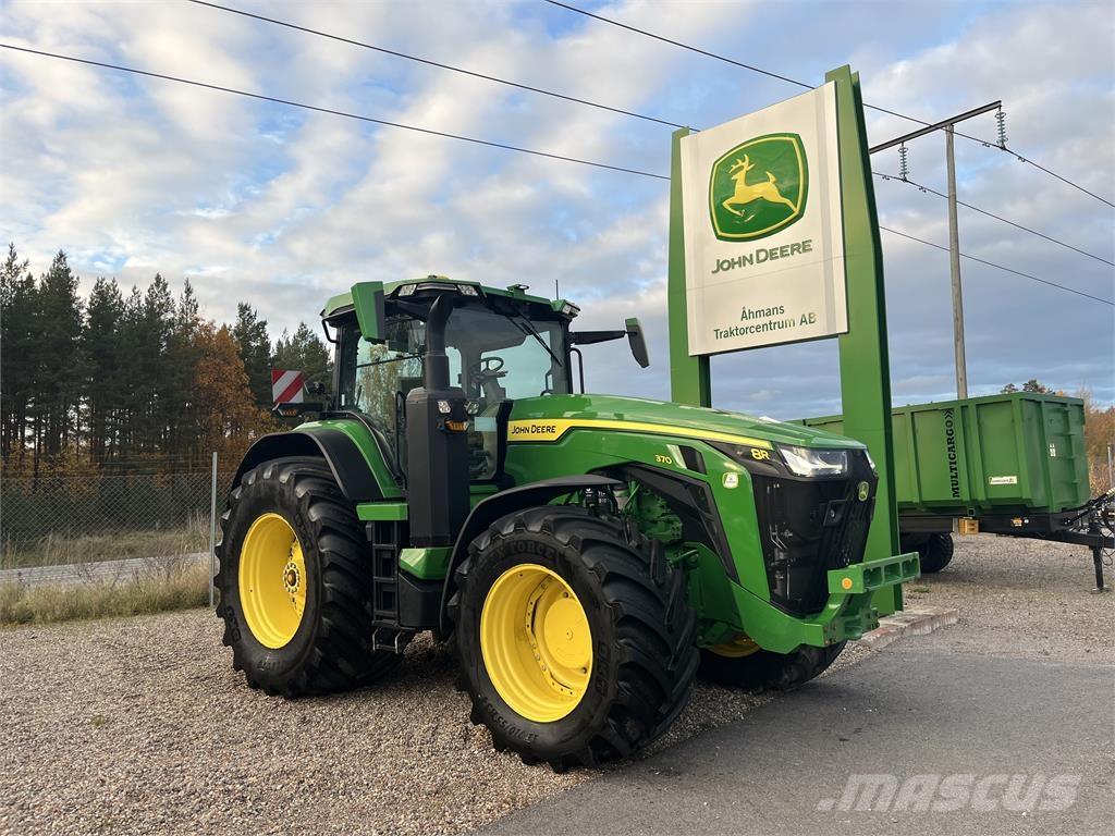 John Deere 8R 370 الجرارات