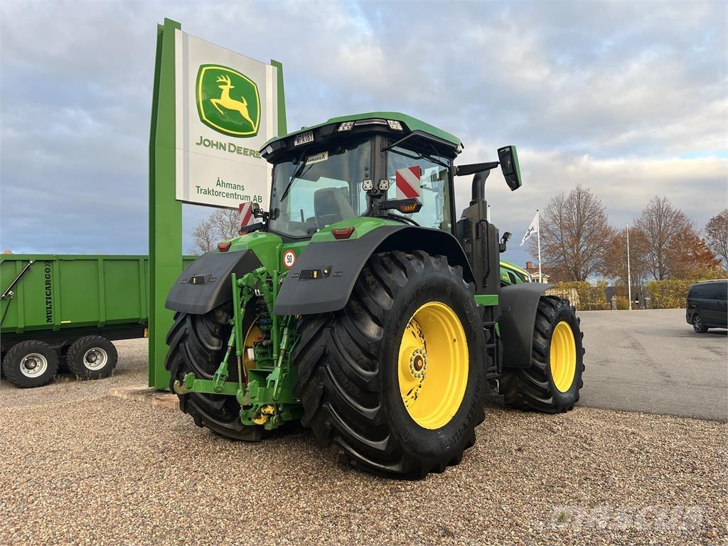 John Deere 8R 370 الجرارات