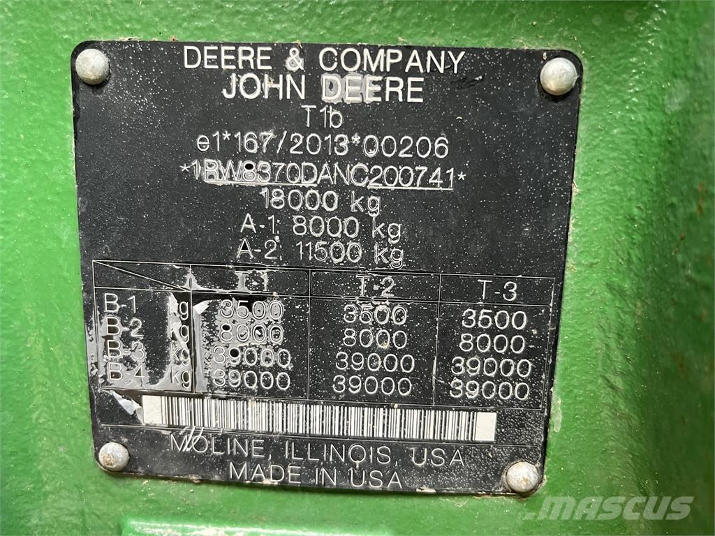 John Deere 8R 370 الجرارات
