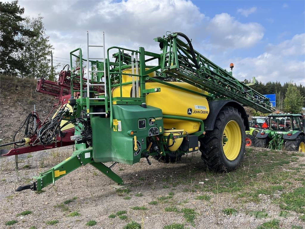 John Deere M952 الرشاشات