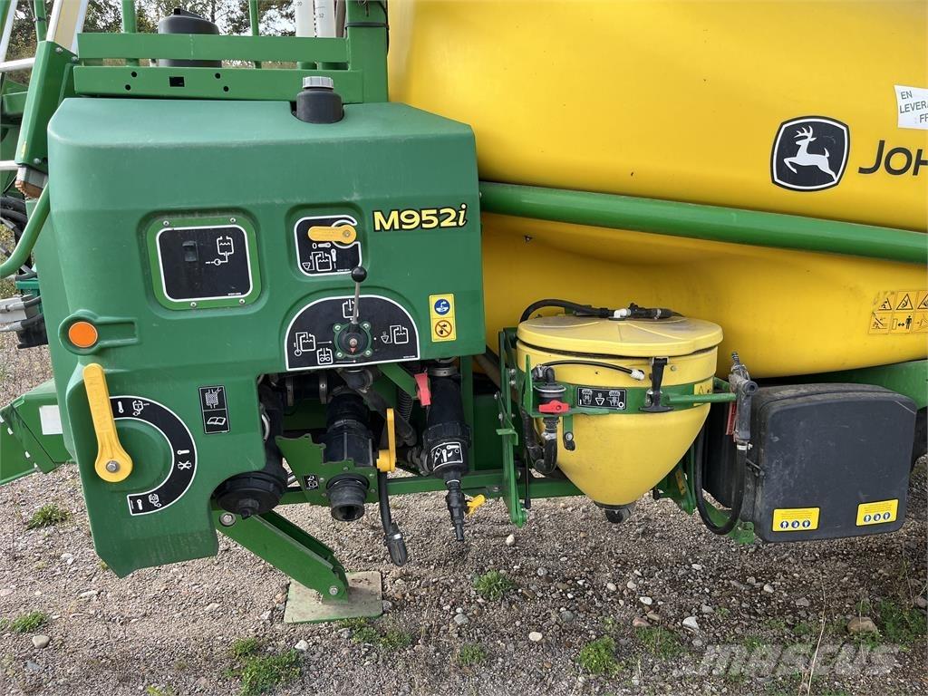 John Deere M952 الرشاشات