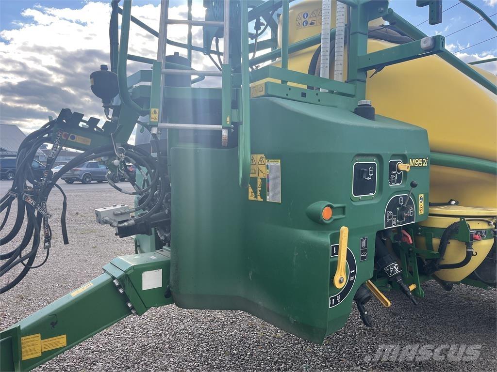 John Deere M952 الرشاشات