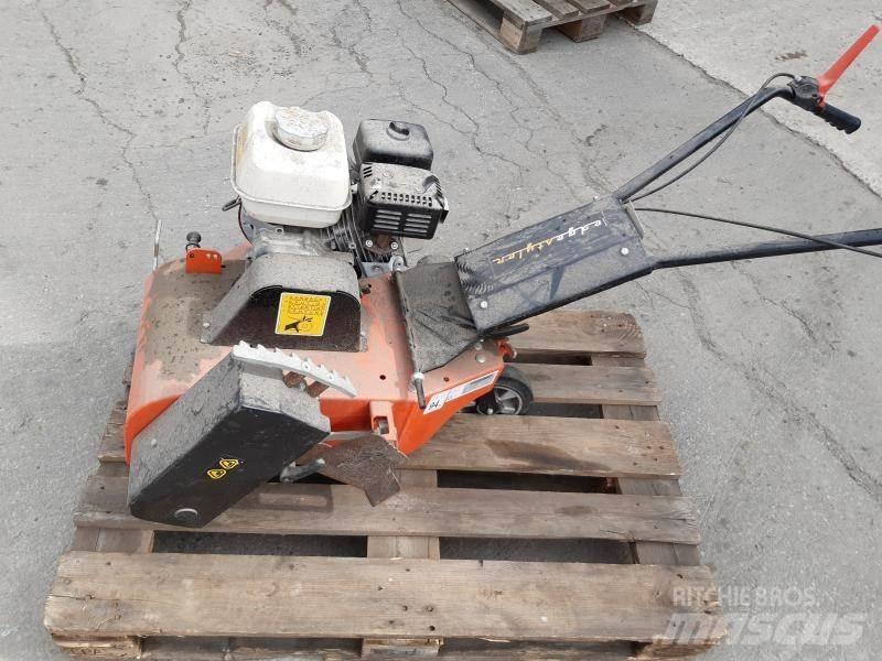  KANTSKÄRARE ARIENS الكاسحات وقلابات التربة ذات المحركات