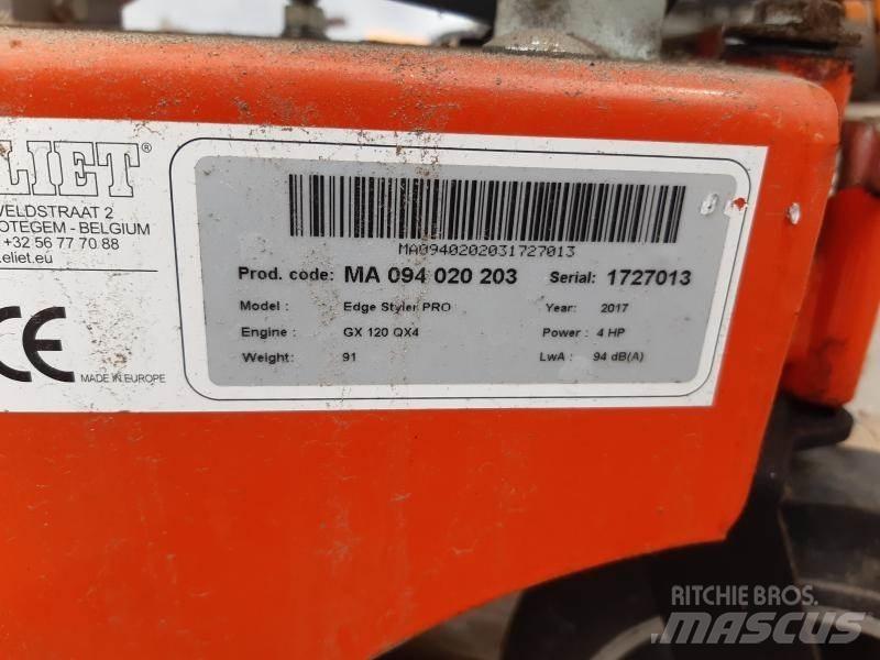  KANTSKÄRARE ARIENS الكاسحات وقلابات التربة ذات المحركات
