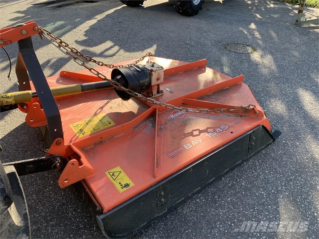 Kuhn BAV 1545 جزازات وأغطية المراعي