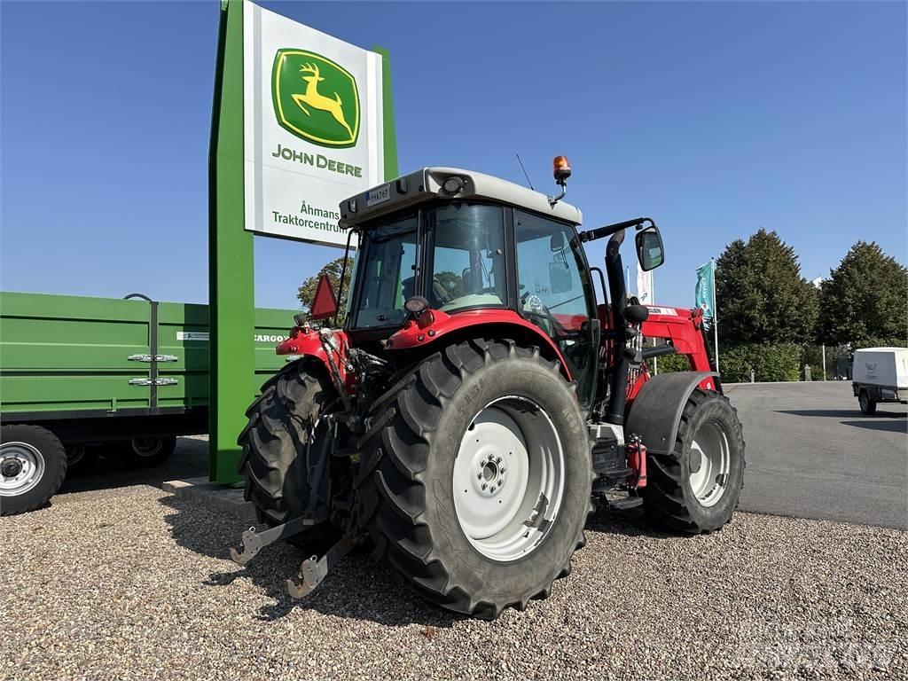 Massey Ferguson 5712 الجرارات