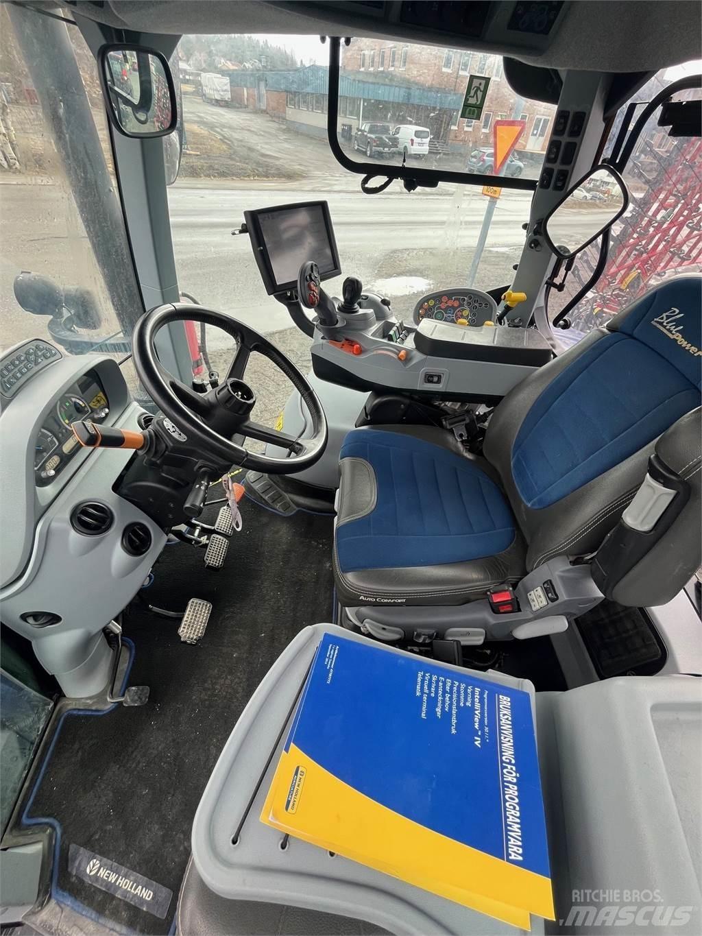 New Holland T7.225 الجرارات