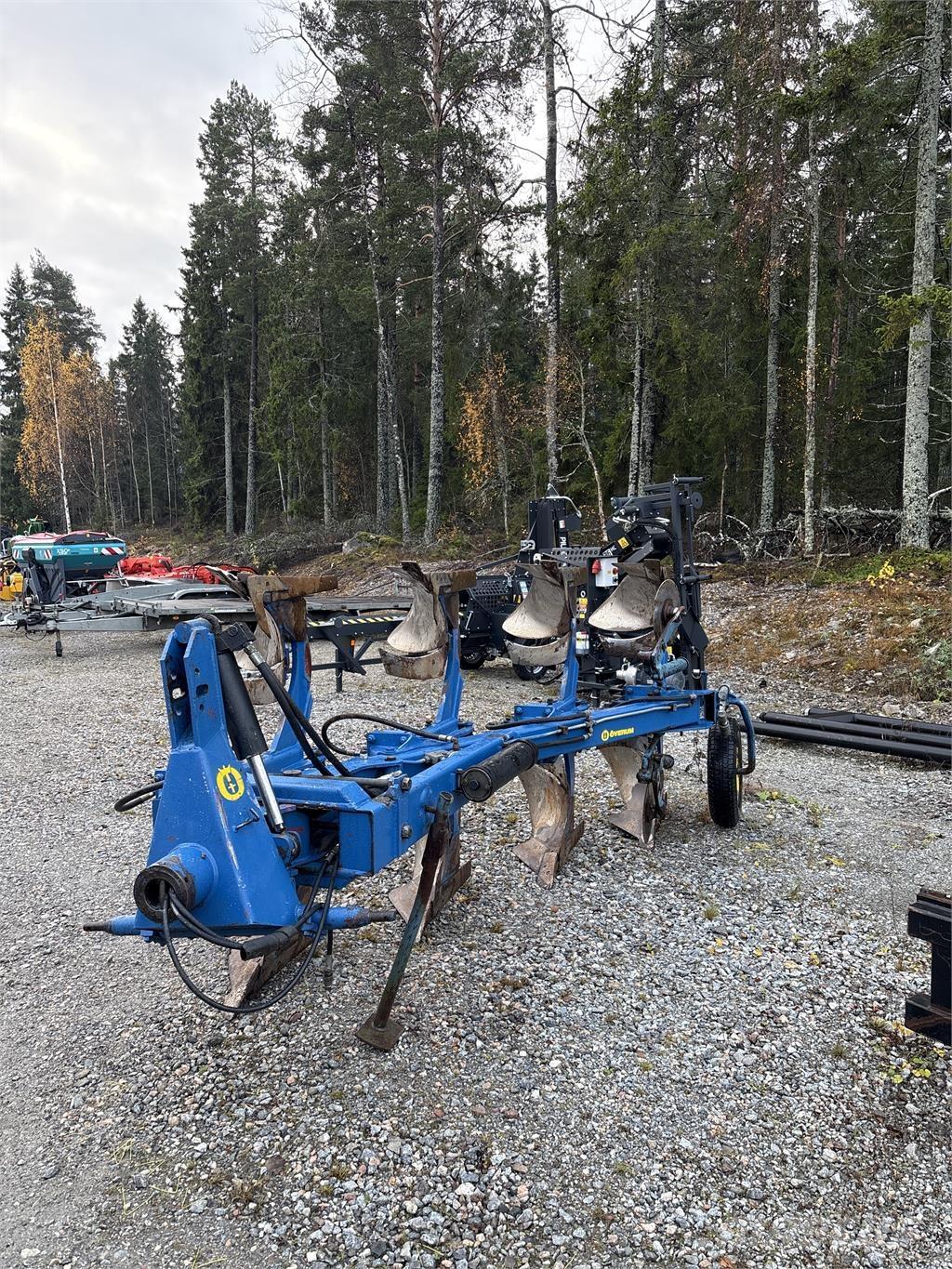 Överum CV 498 H محاريث عكسية