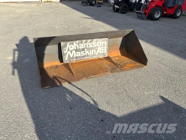  SNÖSKOPA 200 ÅLÖ TYP3 ملحقات أخرى للجرارات