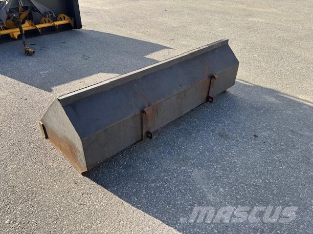  SNÖSKOPA 200 ÅLÖ TYP3 ملحقات أخرى للجرارات