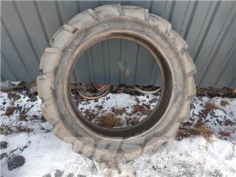  TRAKTORDÄCK 8,3-24 6PLY الإطارات والعجلات والحافات