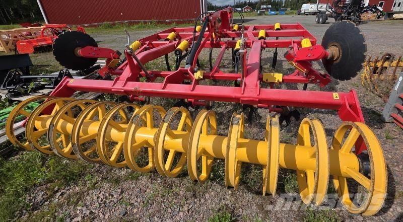 Väderstad Cultus 300 ماكينات وملحقات زراعة أخرى