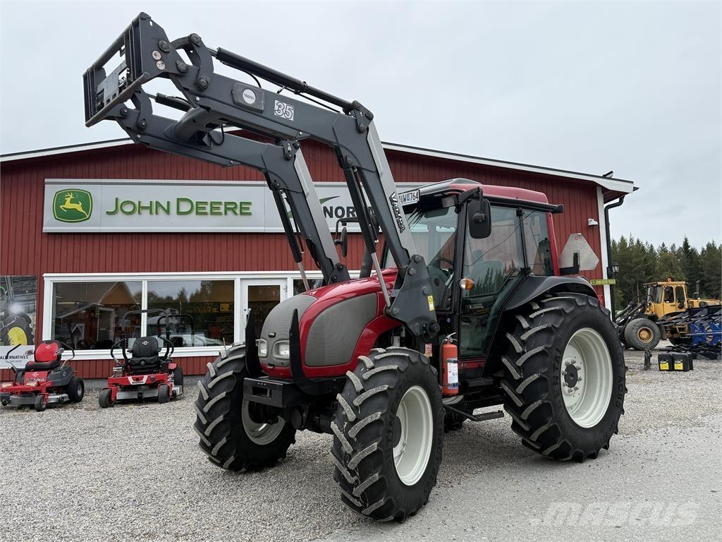 Valtra A75 الجرارات