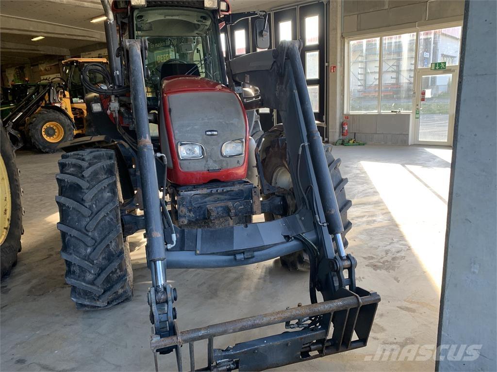 Valtra C130 الجرارات