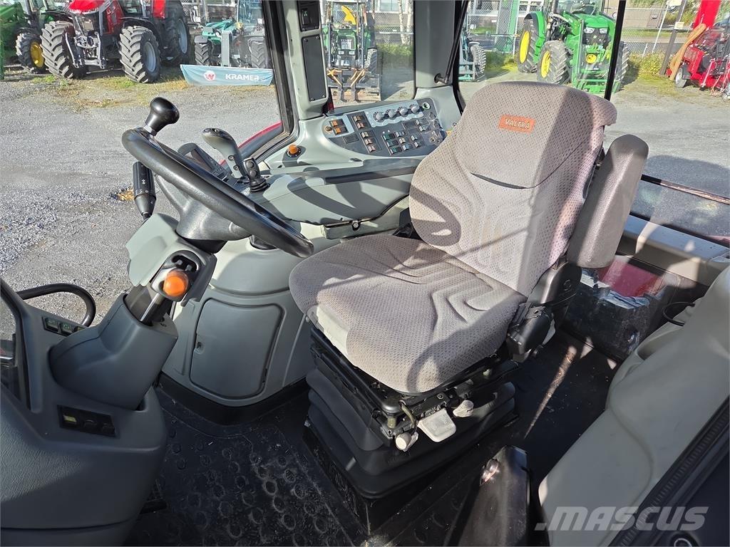 Valtra N121 الجرارات