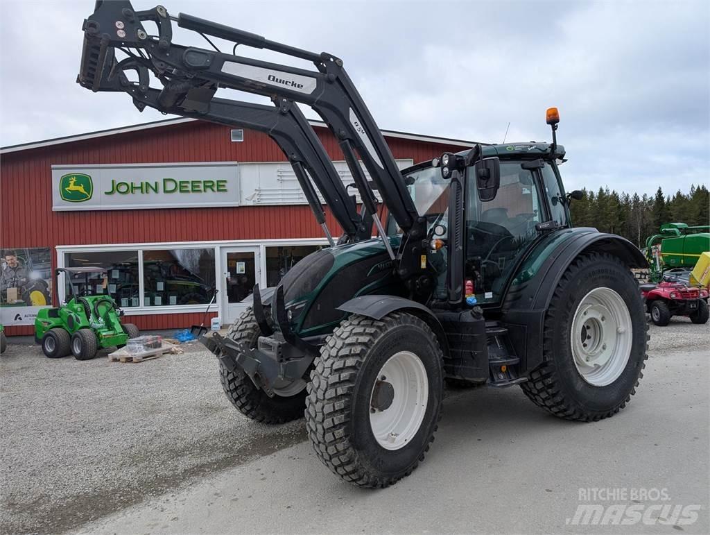 Valtra N154E Twintrac الجرارات