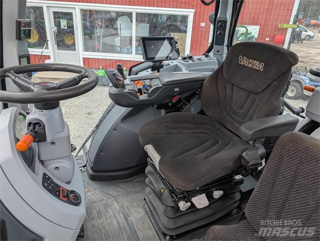 Valtra N154E Twintrac الجرارات