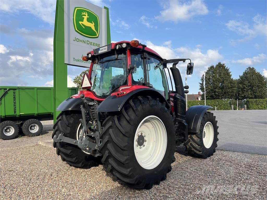 Valtra N174 الجرارات