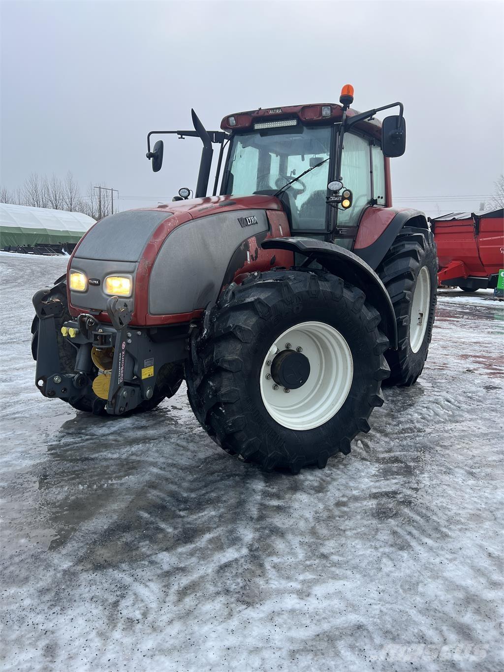Valtra T190 الجرارات