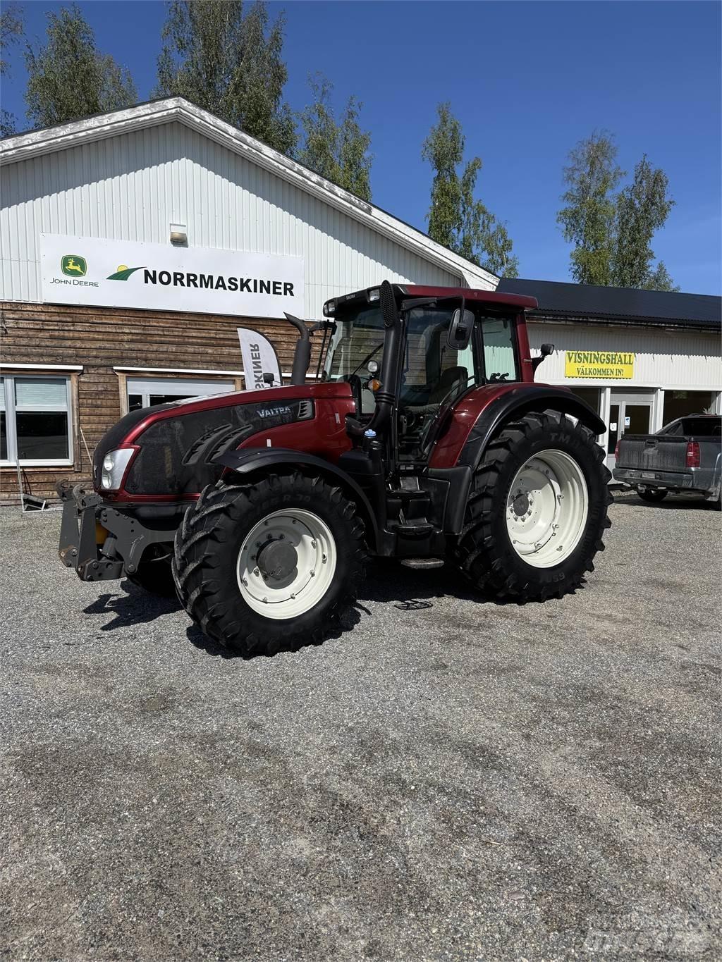 Valtra T203 Direct الجرارات