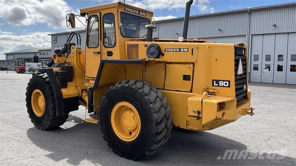 Volvo L90 LASTMASKIN لوادر بعجل