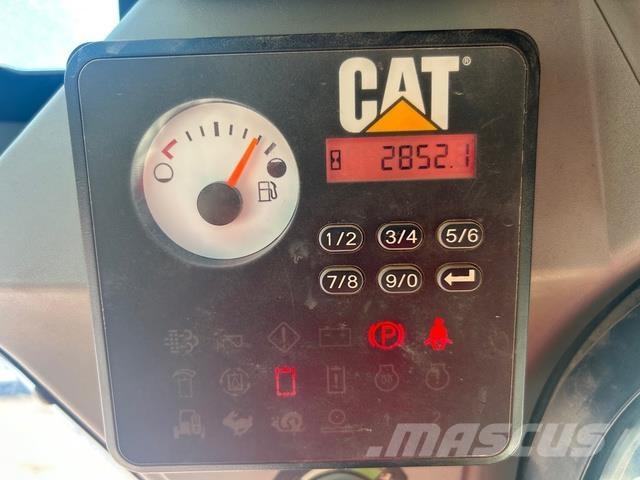 CAT 236D الإطارات والعجلات والحافات