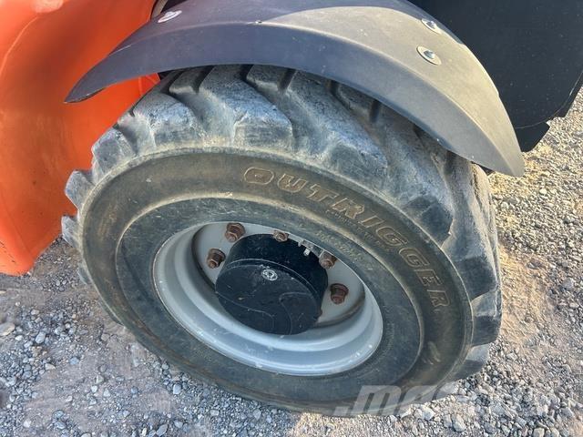 JLG G5-18A مناولات متداخلة