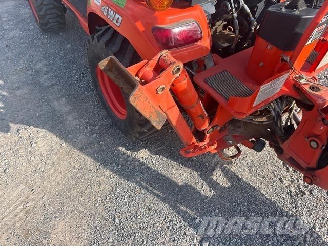Kubota BX23 S لوادر ذات جرافات عكسية