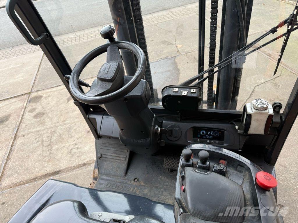 Doosan B35X-7 شاحنات ذات رافعات شوكية تعمل بالكهرباء