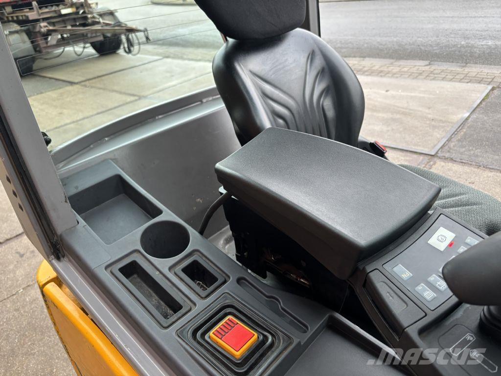 Jungheinrich EFG 216k شاحنات ذات رافعات شوكية تعمل بالكهرباء