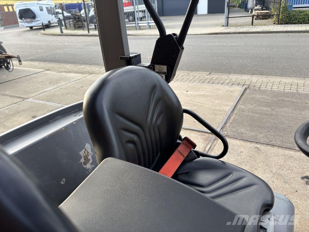 Jungheinrich EFG320 شاحنات ذات رافعات شوكية تعمل بالكهرباء