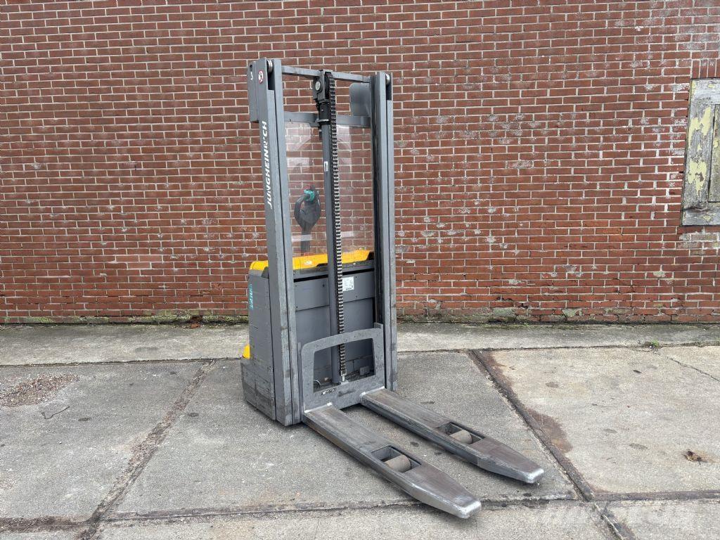 Jungheinrich EJC 112 معدات التكديس الجوالة