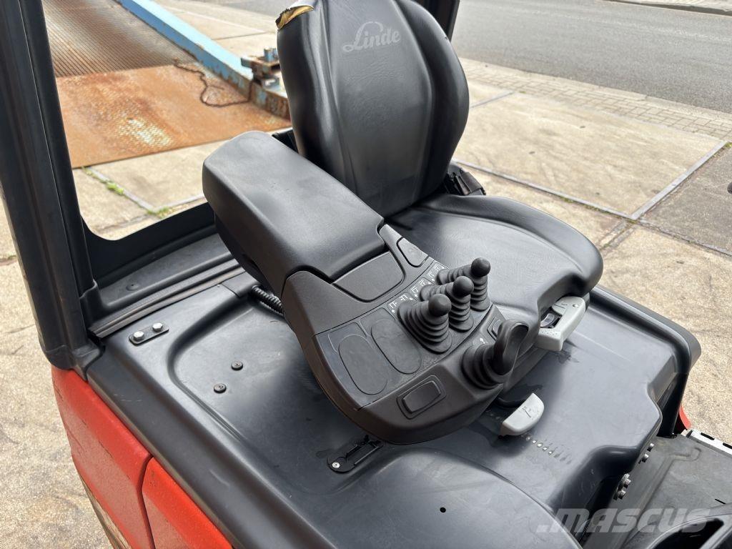 Linde E14-02 شاحنات ذات رافعات شوكية تعمل بالكهرباء