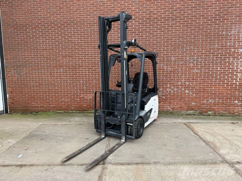 Linde E14-02 شاحنات ذات رافعات شوكية تعمل بالكهرباء