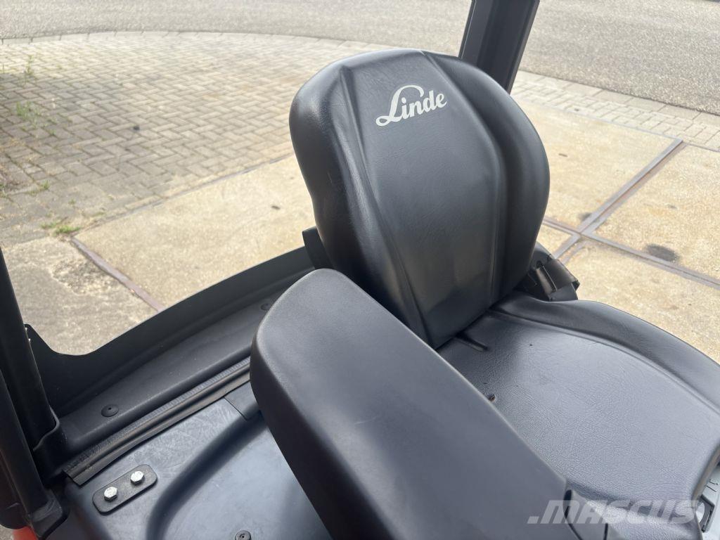 Linde E15-02 شاحنات ذات رافعات شوكية تعمل بالكهرباء